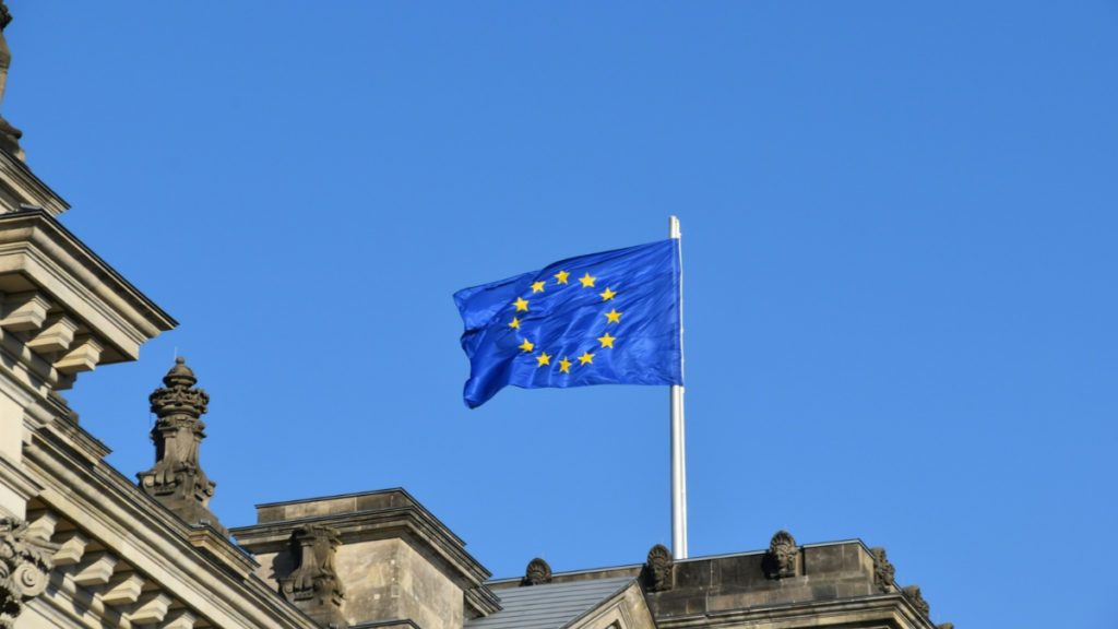 New EU Oversight Rules Impact Major Stablecoin Assets Official logo of Circle USDC token