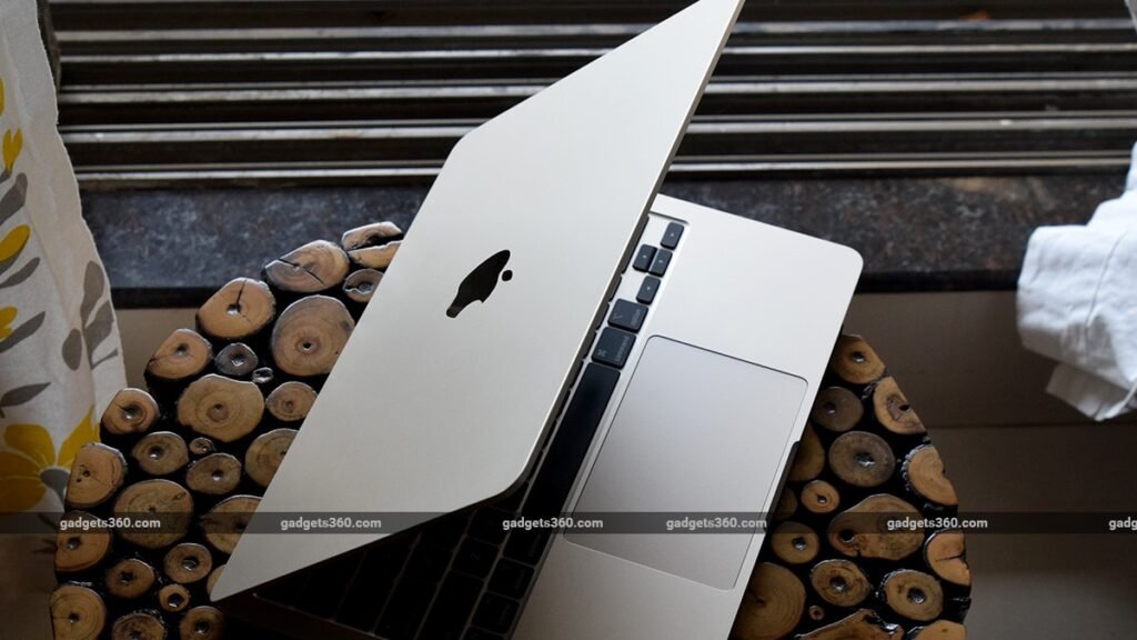 Upcoming launch of touchscreen MacBooks