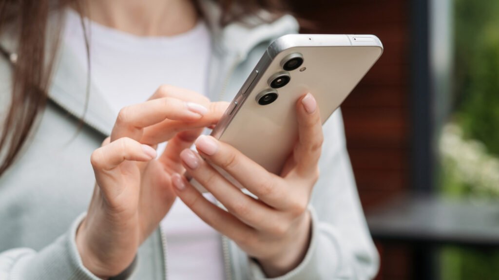 Samsung Auto Blocker security settings