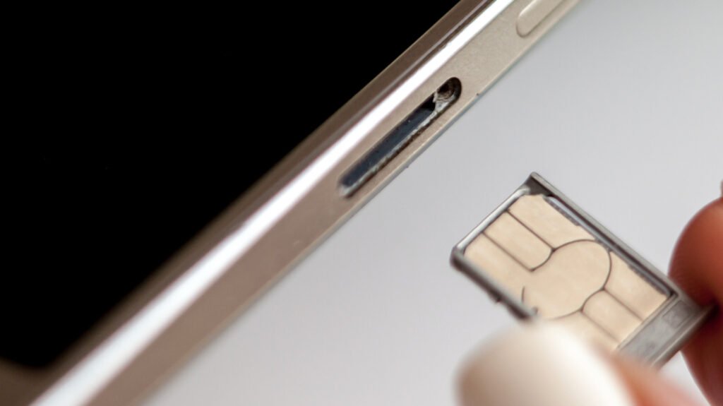 TechOneApp Replaces SIM Card Guide With Safe Power Steps TechOneApp Replaces SIM Card Guide With Safe Power Steps