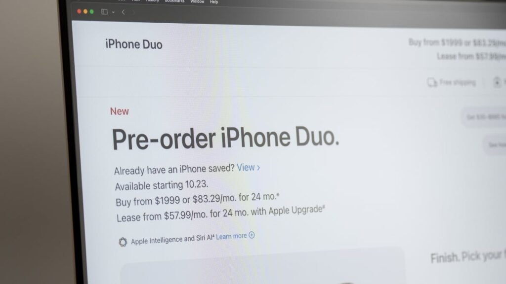 Apple Ships iPhone Duo Orders Early After Fast Sellout Apple Ships iPhone Duo Orders Early After Fast Sellout