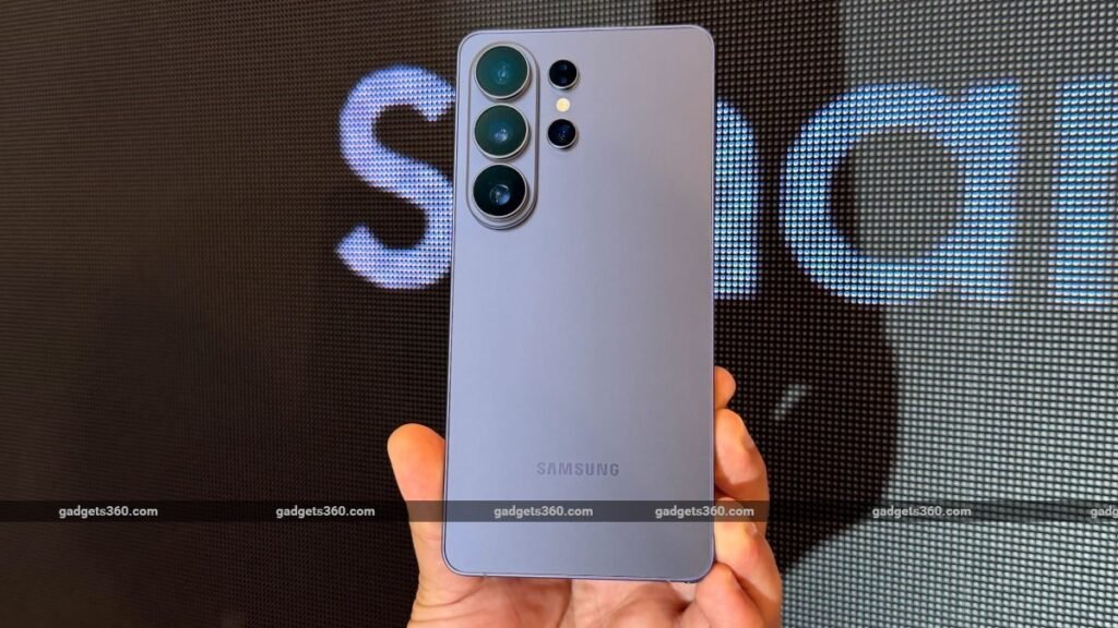 Samsung Galaxy S26 Ultra Pushes LTPO AMOLED Limits Samsung Galaxy S26 Ultra smartphone