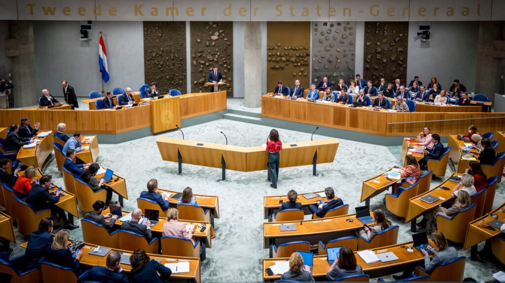 Dutch Government Cuts Thousands of Jobs in AI Push Dutch government parliament building